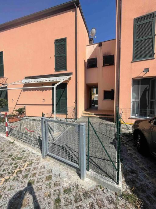Apartamento Casa Petros Trebiano Exterior foto